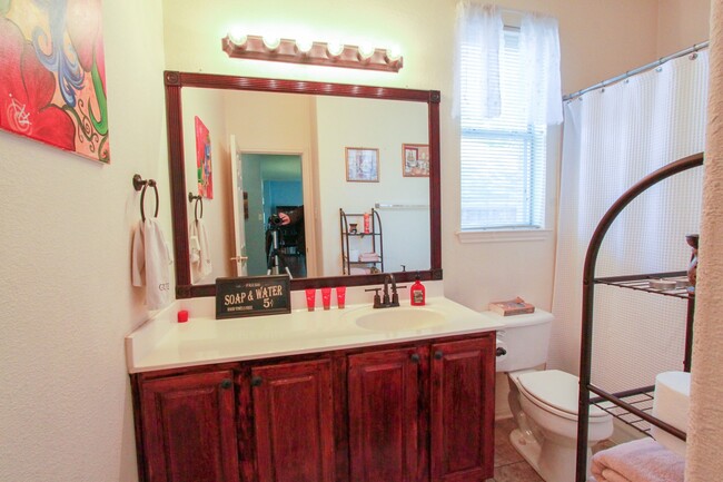Building Photo - Stately 4-Bedroom, 3-Bath Home with Modern...