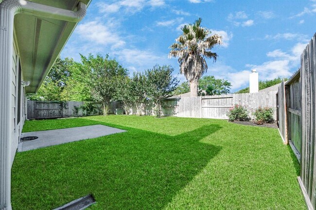 Building Photo - 14623 Cypress Cottage Ct