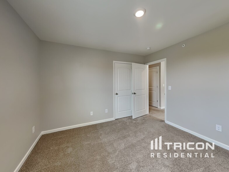 Building Photo - 9173 War Eagles Way