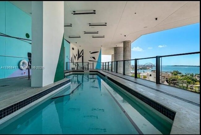 Building Photo - 398 NE 5th St