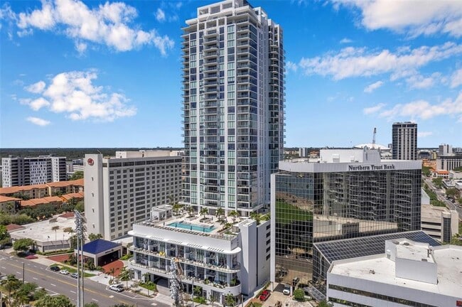 Building Photo - 301 1st St S