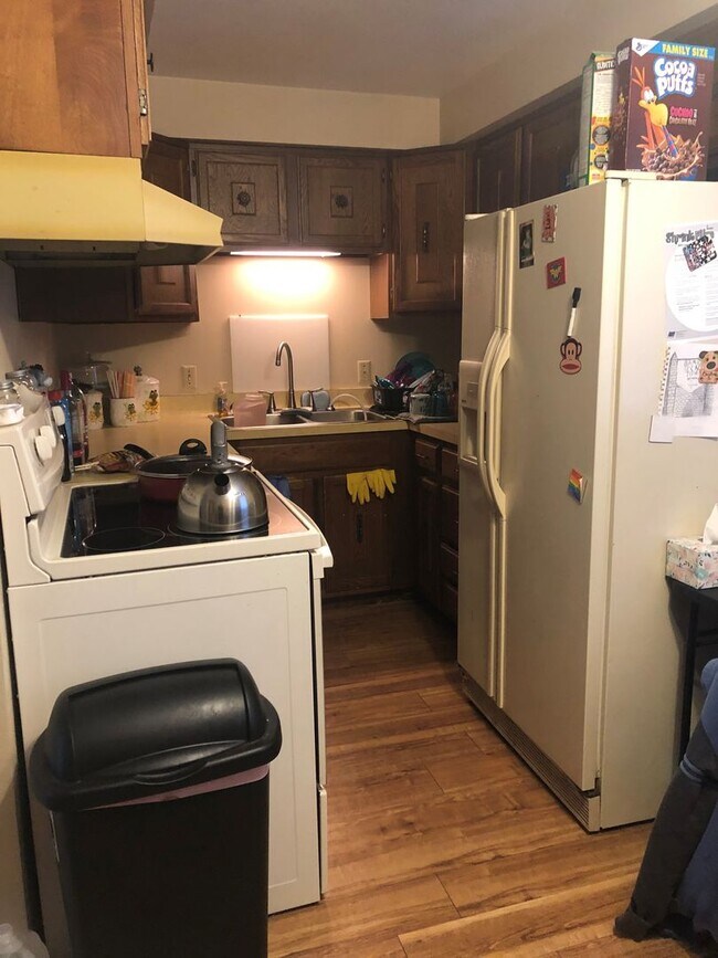 Building Photo - 1500 W Pershing St