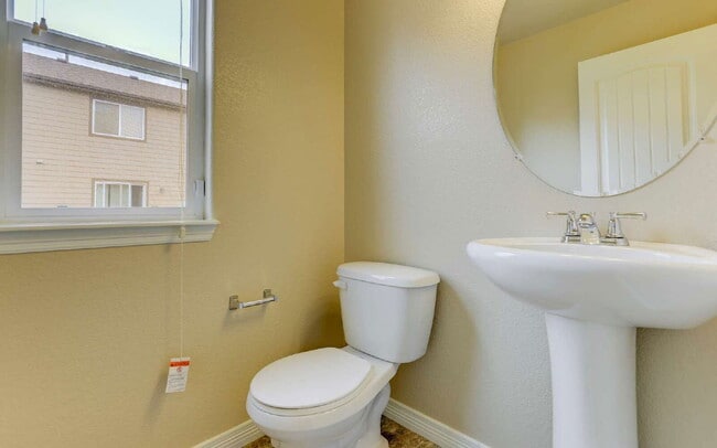 Building Photo - 3832 Sierra Glen Pl