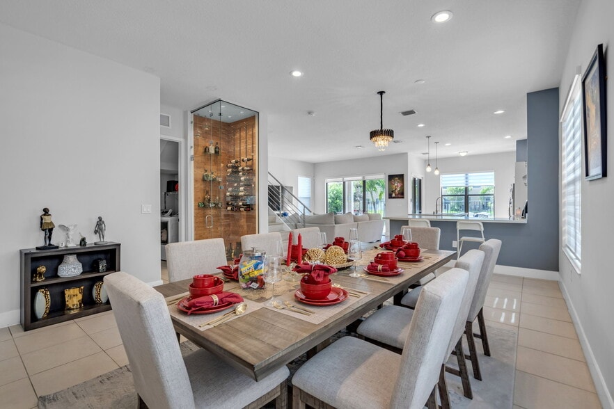 Building Photo - 3332 W 95th Ter