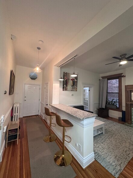 Building Photo - 2329 W Grace St