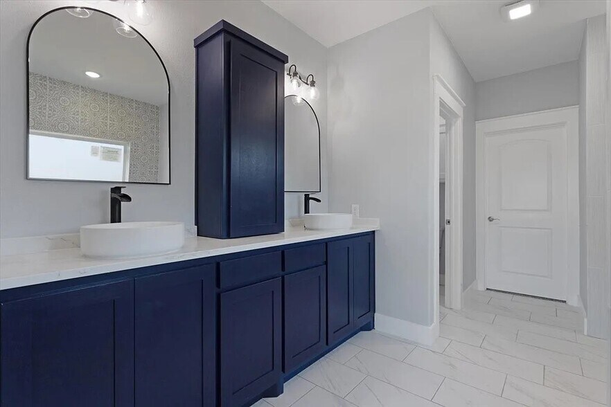 Building Photo - 2355 County Road 376