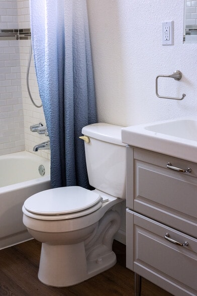 2nd Bathroom - 1450 F St