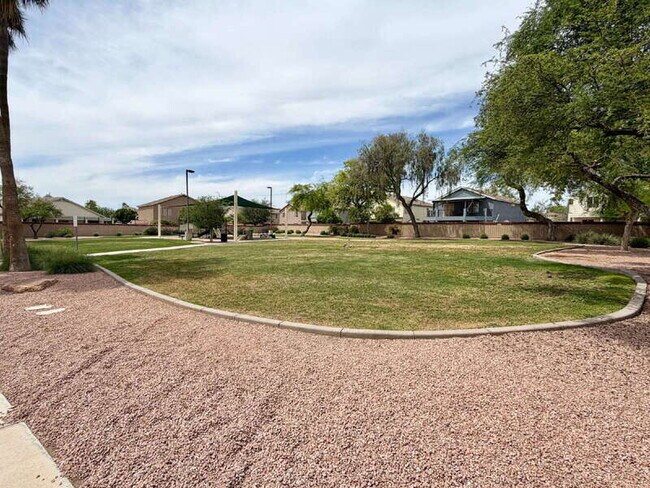 Building Photo - 2540 W Hawks Eye Ave