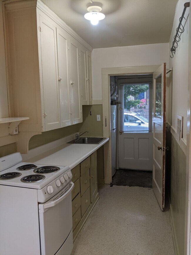 Interior Photo - Broadway Court