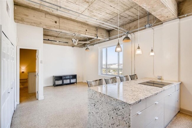 Building Photo - 710 Colorado St