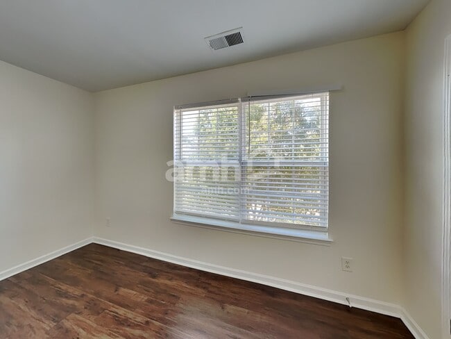 Building Photo - 5006 Lazy Day Ln