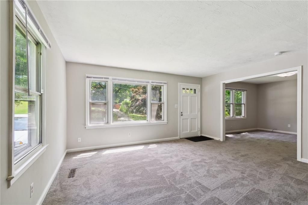 Building Photo - 1682 Bridgeport Dr NE