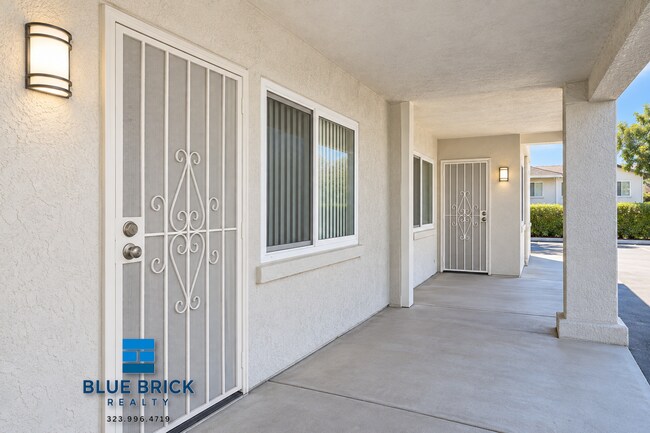 Building Photo - 12805 Vanowen St