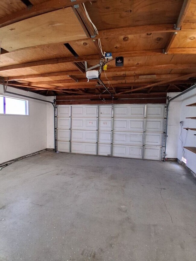 Building Photo - Updated Single-Story 3BR Home with Spacious Living Areas & Convenient Location!