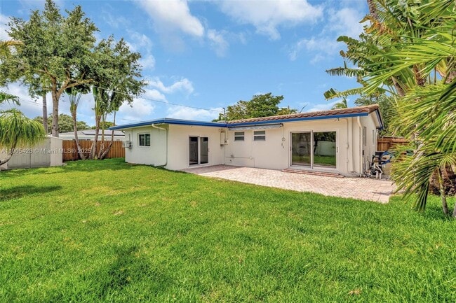 Building Photo - 3480 SW 20th St