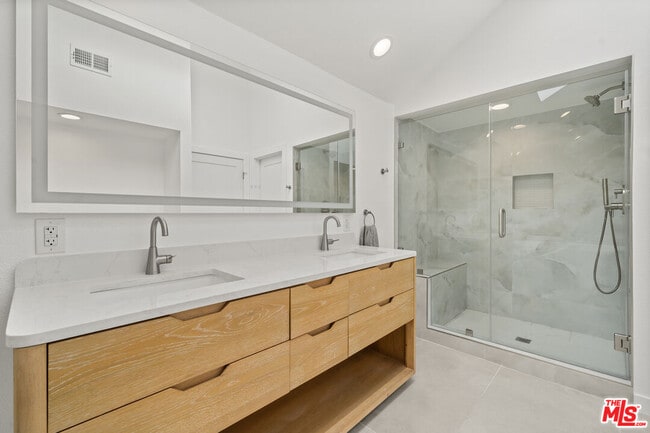 Building Photo - 13082 Mindanao Way