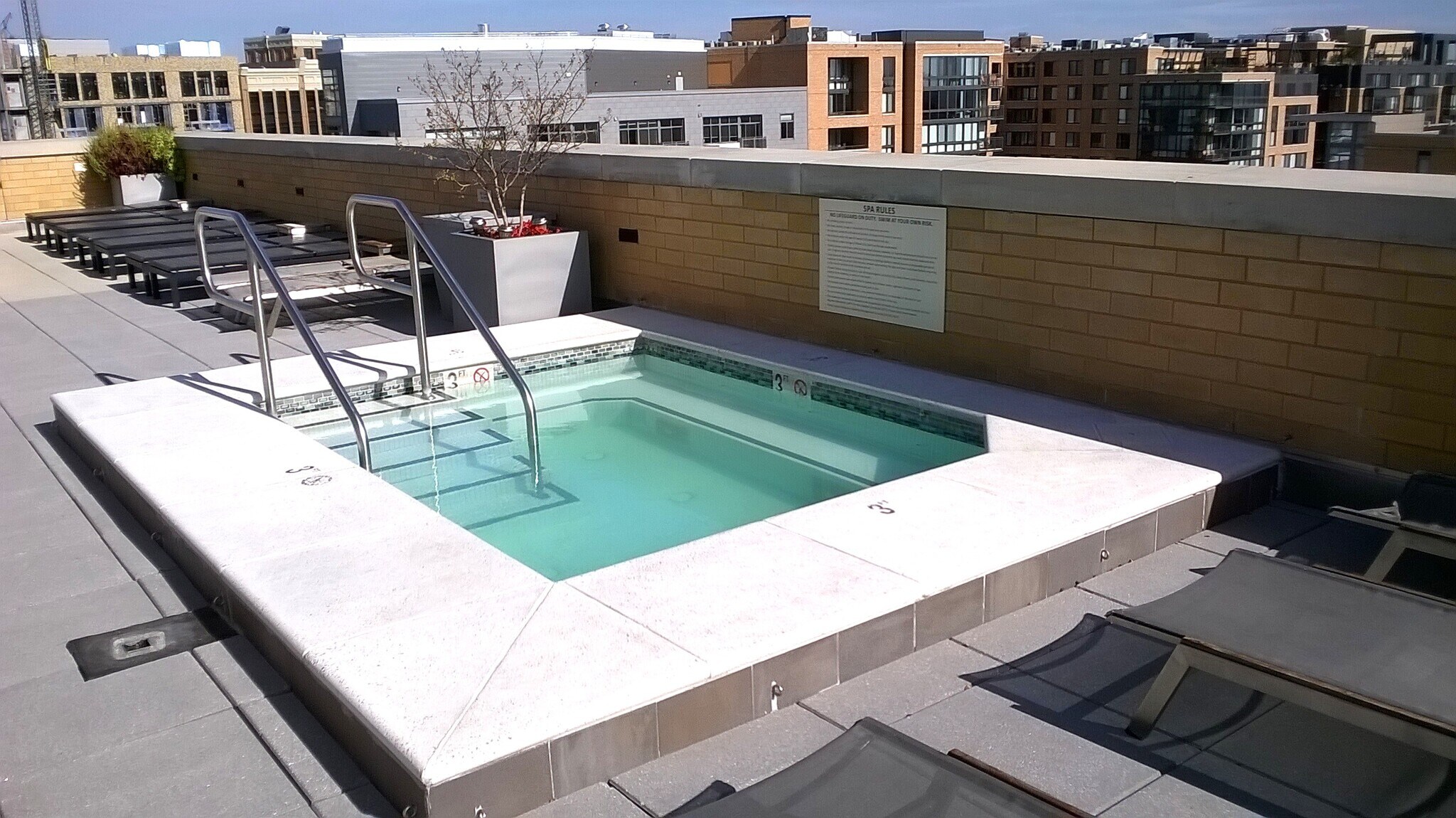 Hot Tub - 440 L St NW