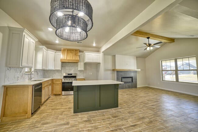 Building Photo - Brand New Home in Washington!