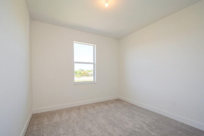 Building Photo - 12290 SW 44th Ct