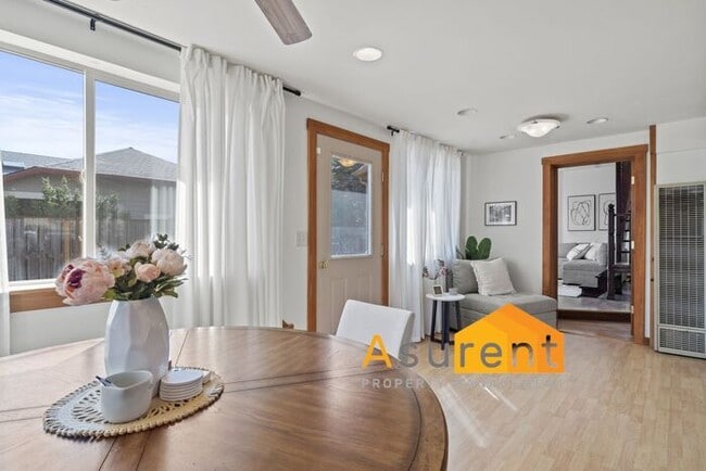 Building Photo - Amazing Fully Renovated Custom Furnished H...