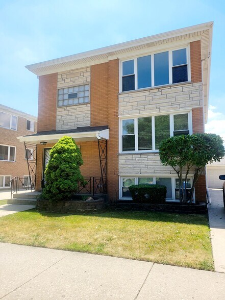 Building Photo - 8537 W Foster Ave