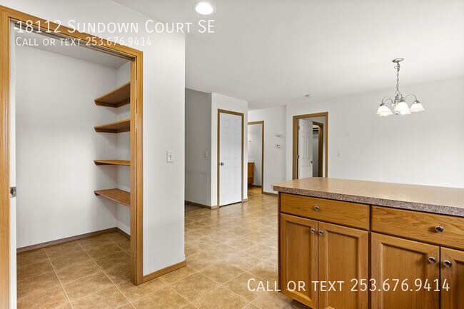 Building Photo - 18112 Sundown Ct SE