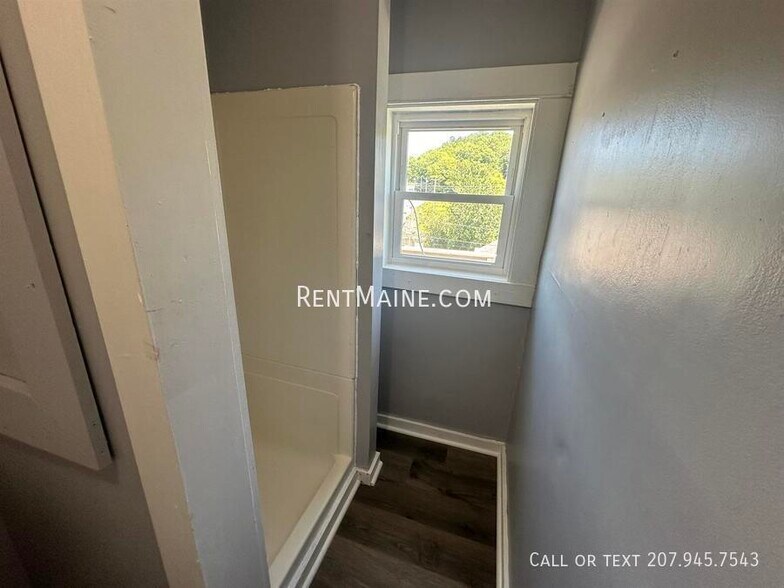 Building Photo - 91 Castine Rd