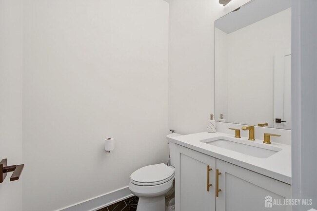 Building Photo - 30 Cloverleaf Ln