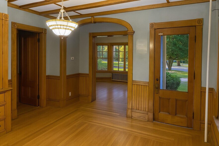Dining Room w/ view into living room - 16 Park St