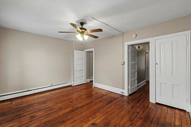 Building Photo - 329 E Union St