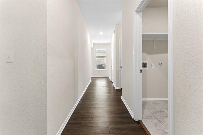 Building Photo - 633 Weizenbock Ln