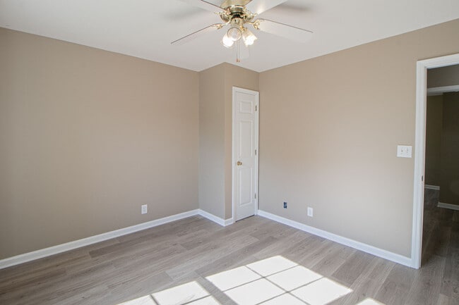 Building Photo - 2945 Core Dr