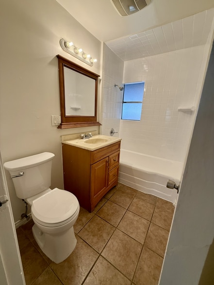 Building Photo - 22122 Saticoy St