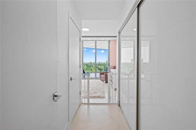 Building Photo - 701 N Fort Lauderdale Beach Blvd