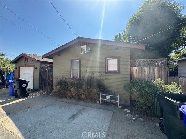 Building Photo - 422 N 8th Ave