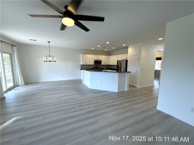 Building Photo - 2335 Meteor Shower St