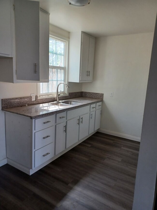 Interior Photo - 11418 S. New Hampshire Ave