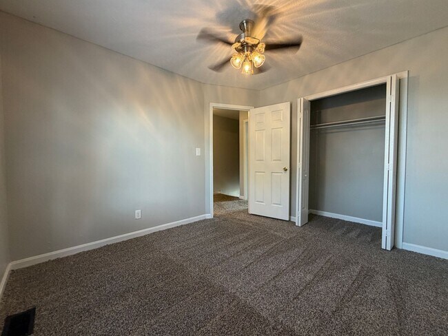 Building Photo - 3410 Clingstone Way