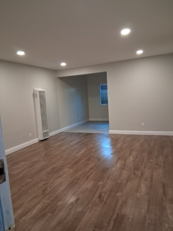 Building Photo - 427 W Laurel St