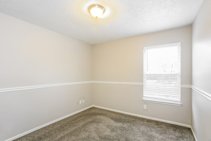 Building Photo - 2539 Redland Ln