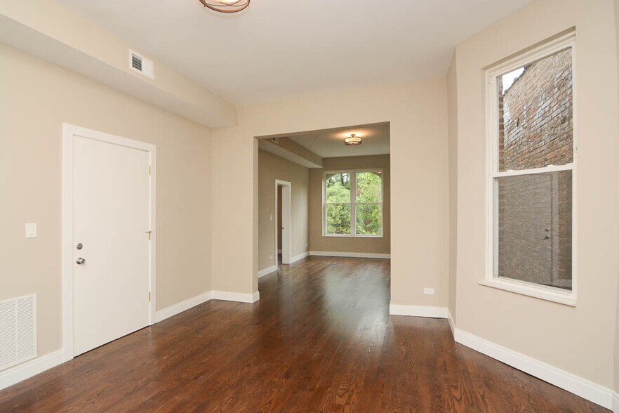 Building Photo - 2637 W Potomac Ave