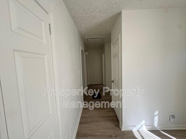 Building Photo - 4211 Searcy St