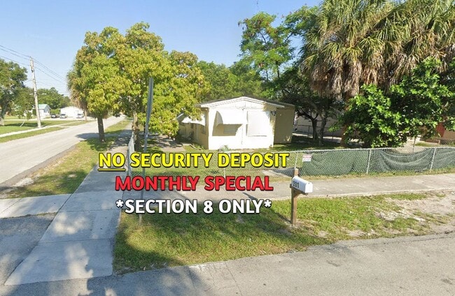 Primary Photo - Nice 2-1 house by Walmart