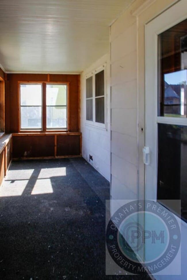Building Photo - Spacious 4bd/2Ba Home