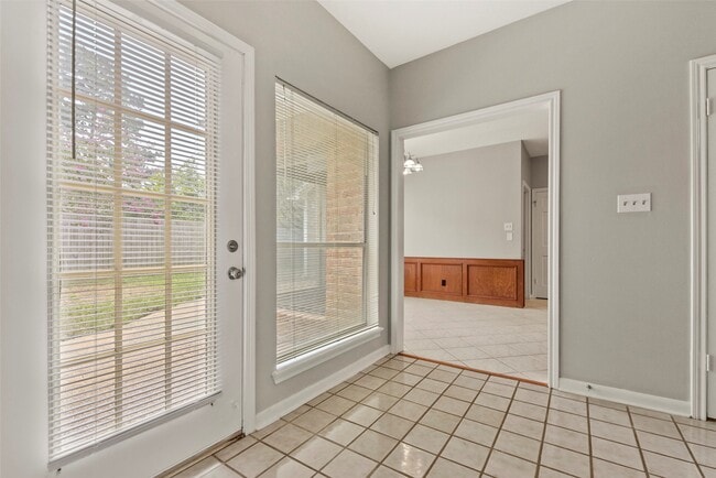 Building Photo - 15014 Lantern Creek Ln