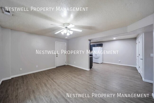 Building Photo - $250 OFF 1ST MONTHS RENT!  Mid-Level  3-be...