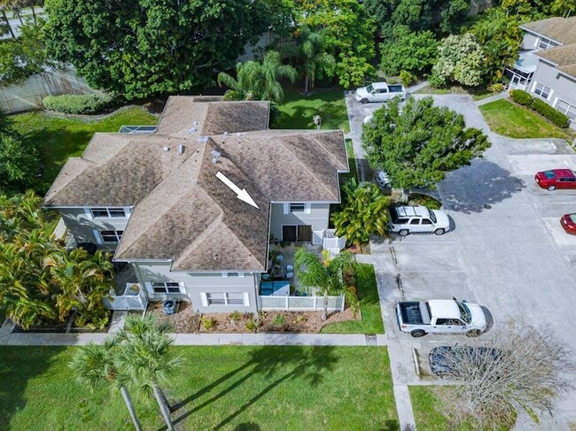 Building Photo - 3261 SW Sunset Trace Cir