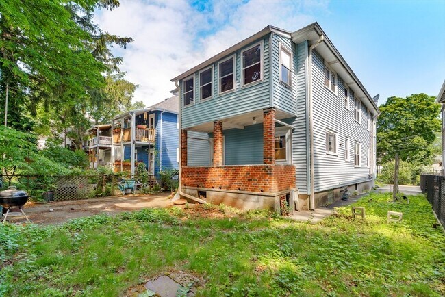 Building Photo - 36 Thingvalla Ave