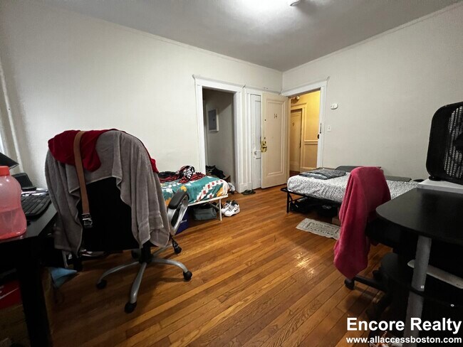 Building Photo - 1167 Boylston St