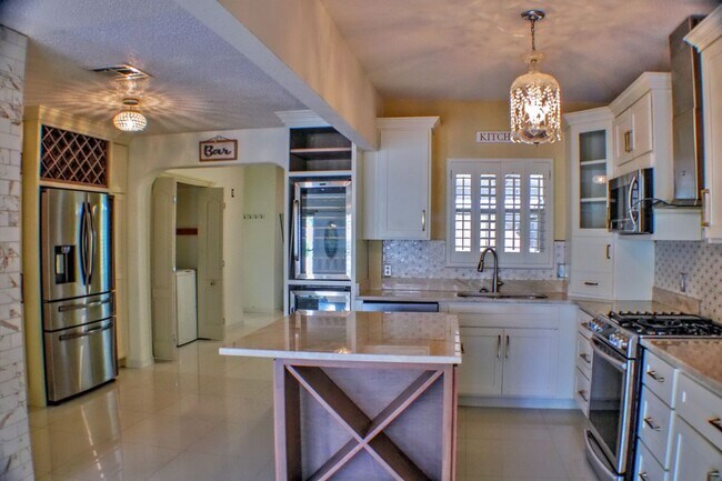 Building Photo - 6244 Kings Bridge Dr